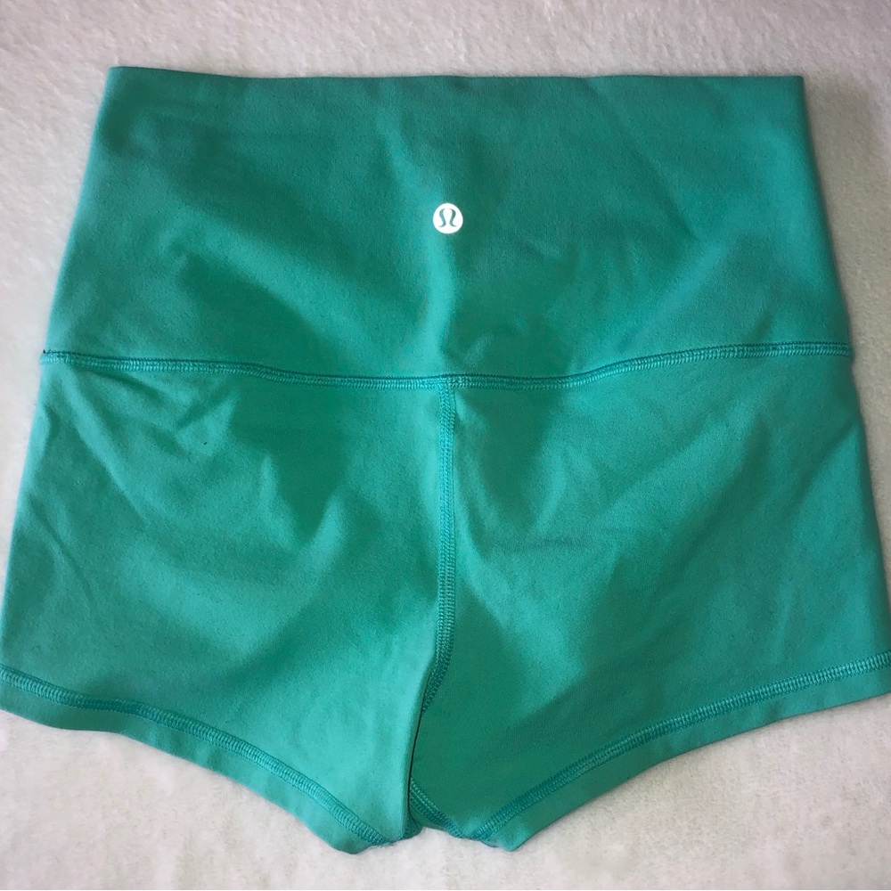 Lululemon high waisted roll down shorts size 6
